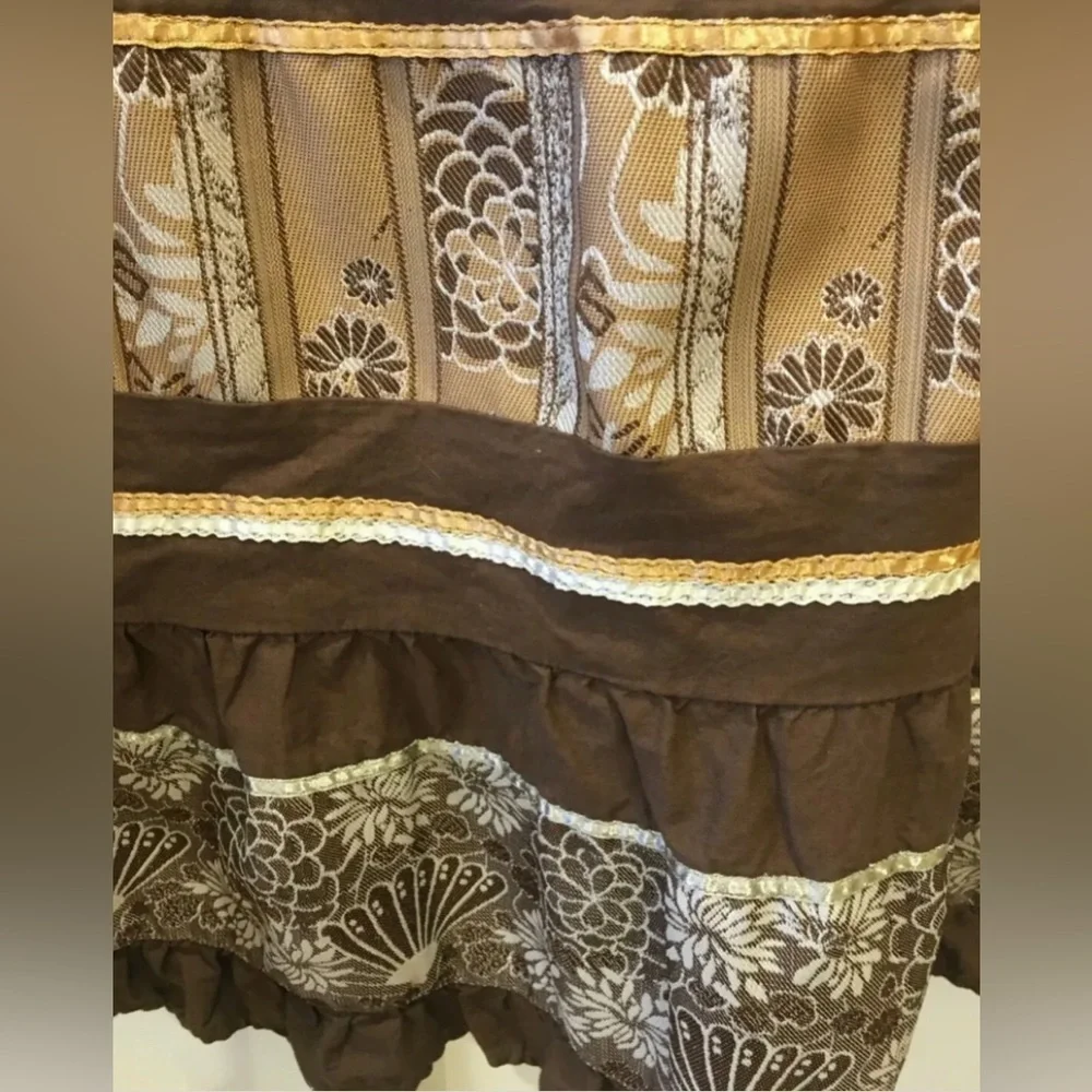 Apostrophe Skirt Size 12P Brown Floral Embroidered Side Zipper